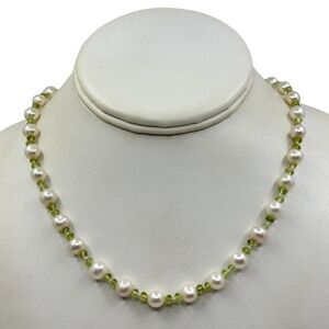 Hand Made sterling silver freshwater pearl & peridot bead necklace - GM751